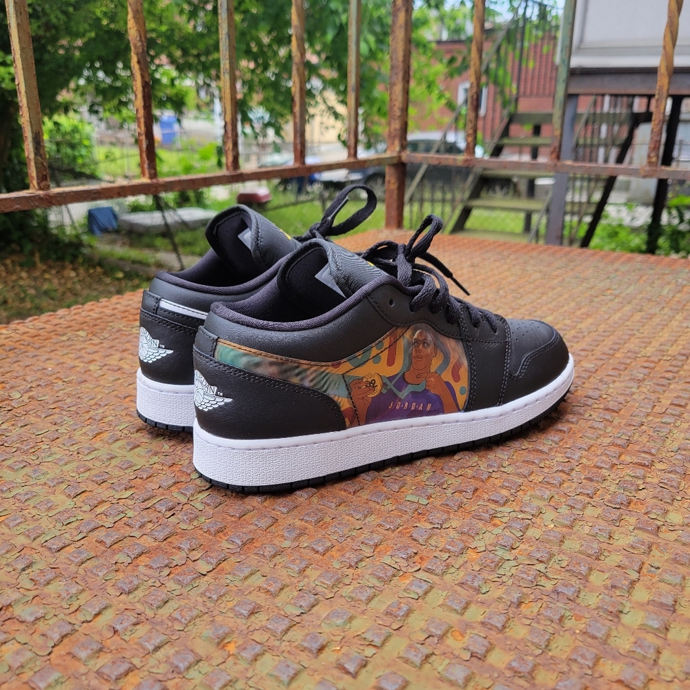 Jordan 1 Low Retro "Hologram" - Picture 3 of 14